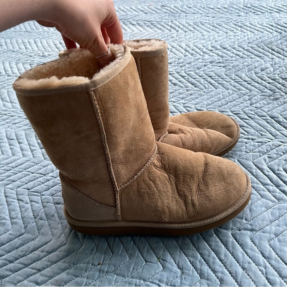 Ugg Australia Classic Uggs sand color size 8